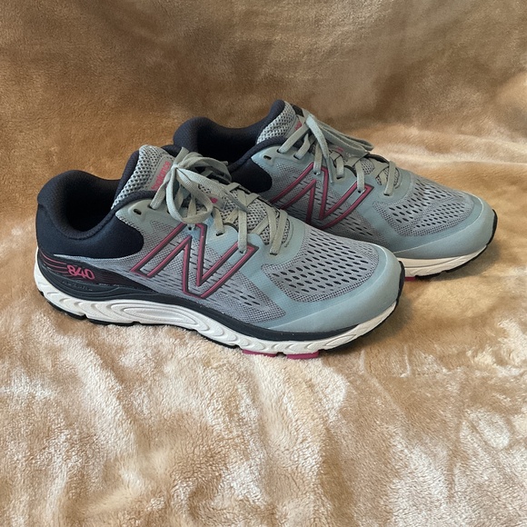 New Balance 840 - Picture 1 of 4